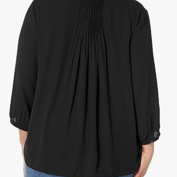 Nydj 3/4 sleeve pintuck blouse. - Picture 4 of 6